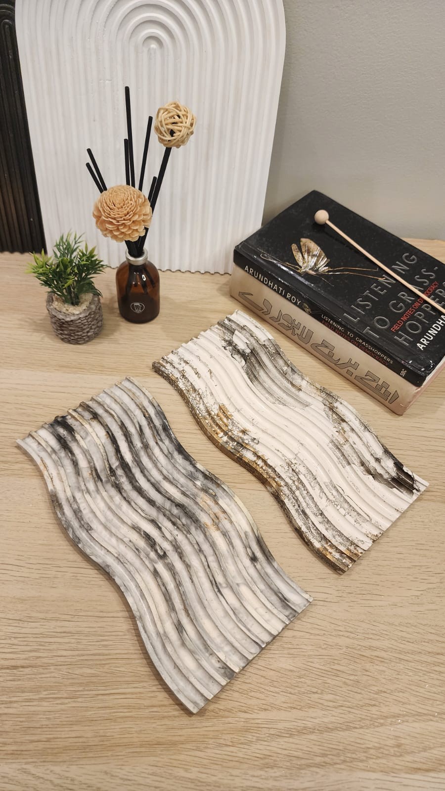 Marble Effect Wave Tray